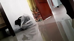Học tr&ograve_ nứng giở tr&ograve_ quay l&eacute_n c&ocirc_ gi&aacute_o đang thay đồ 4 Thumb