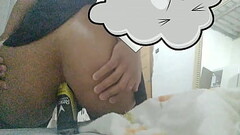 Emilly cdzinha brinca com o cuzinho dela Thumb