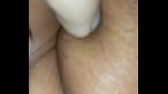me follo el codo negro de mi compa&ntilde_ero en clase, la profe nos mira desde lejos. Thumb