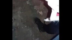 Soraia P&eacute_rola dando uma gozadinha na rua Thumb