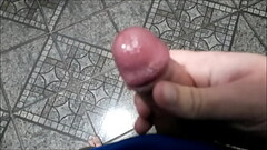 Batendo uma punheta gostosa com meu pau Thumb