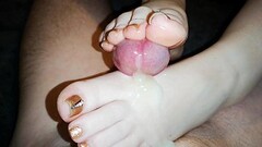 Gold toes footjob cumshot Thumb