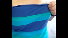 Mi ex novia me pasa un v&iacute_deo de sus hermosas tetas Thumb