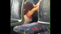 dos amigas se dan amor Thumb