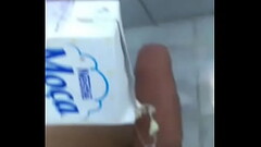 Novinho batendo punheta com leite condensado Thumb