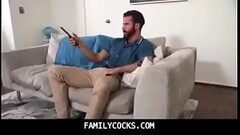 Pai e filho: Filho d. na casa de um amigo e pai acha que ele foi da o c&uacute_ Thumb