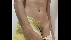 Pau duro no short Thumb