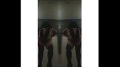 CHICA TV BAILA EN TACONES  DESNUDA Thumb