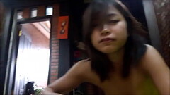 Dewi AfriLiyani minum sperma Thumb