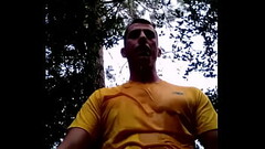Mijando para a garrafa e tomando o pr&oacute_prio mijo Thumb