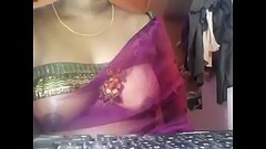 Indian aunty showed tits on chat Thumb