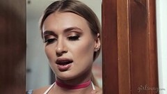 I'_ll take care of your friend, Sister! - Carmen Caliente and Natalia Starr Thumb