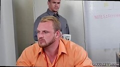 Bodybuilder bareback gay sex First day at work Thumb