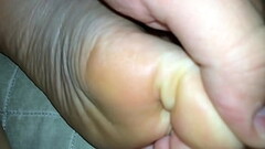 Massaging my wife sexy juicy feet in bed Thumb