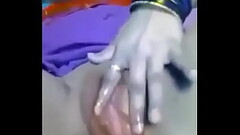 Mai APNI chut Mai finger Dal Kar chod rahi hu koi land do mujhe Thumb
