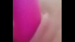 Sie wichst sich bis es ihr kommt. Thumb