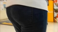 Teen ass in  tight jeans hidden cam Thumb