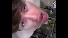 Novinho boquinha de veludo tomando mijo (piss) Thumb