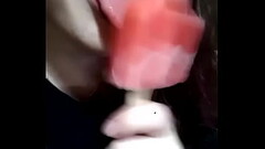 Putita chupando un helado Thumb
