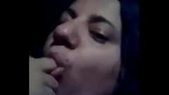 Mallu aunty recording video for boyfriend Thumb