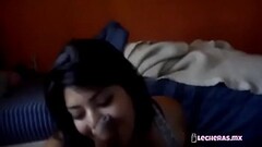 Mi amiga Vanessa me prepara la verga con crema batida para que le entre rico a Thumb
