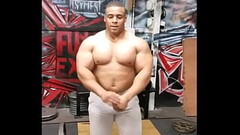 beefymuscle.com - Mindblowing muscle bull flexing Thumb