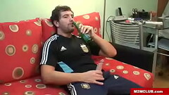 Bisex Hunk Fucking a Queer Thumb