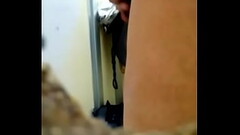 Militar se masturba en ba&ntilde_o publico Thumb