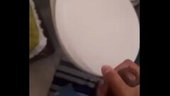 Novinho Punheta no Banheiro da Escola Thumb