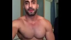 Sexy muscle guy showing himself - Gostoso musculoso se exibindo Thumb