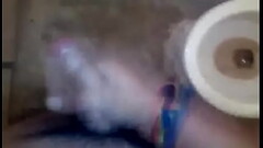 me masturb&oacute_ en el ba&ntilde_o Thumb