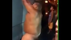 hombre gordo bailnando en hilo humor brazil brasil Thumb