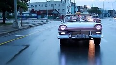 No tiene dinero para pagar el taxi y se cogen a la perra Thumb