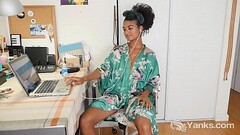 Yanks Ebony Lola Rose Fingers Her Hairy Twat Thumb