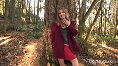 Yanks Cutie Chloe Randall Shows Her Assets Thumb