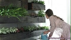 Cocksucking beauty enjoys pleasing cock Thumb