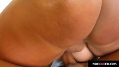 Naomi Bell gets her ass drilled gonzo style in anal scene Thumb