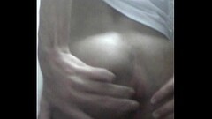 Mostrando o meu cu e passando cuspi no cu Thumb