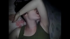 comendo a branquinha sem d&oacute_ nem piedade ... salve pra ilha do macaco Thumb