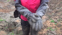 bella in long rubbergloves Thumb