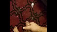 Horny bear cums within minutes Thumb