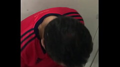 espiando spy guy cagando ba&ntilde_o publico Thumb