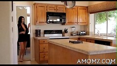 Hungry mama likes face hole fucking Thumb