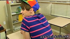 Hunk and school boy gay sex video 3gp Dustin Cooper'_s taking a nap in Thumb